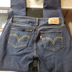 Levi's skinny dark jeans size 26